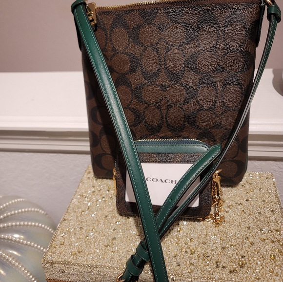 Coach - Picture 2 of 5